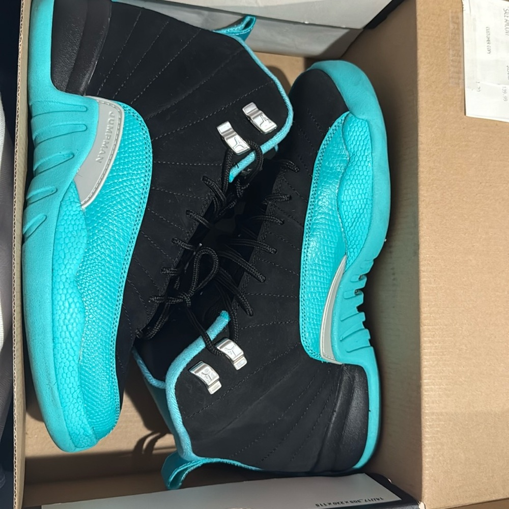 Air Jordan retro 12 size 7